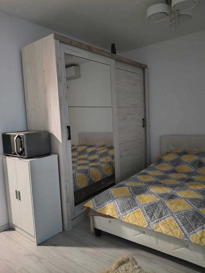 Garsonieră decomandată în Central