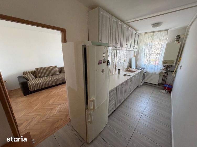 Apartament 3 camere de inchiriat, etaj 5 - zona Cetate - 1