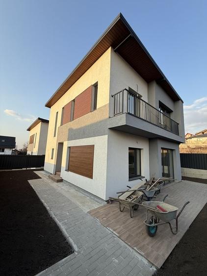 Casă cu 4 camere în Bârnova