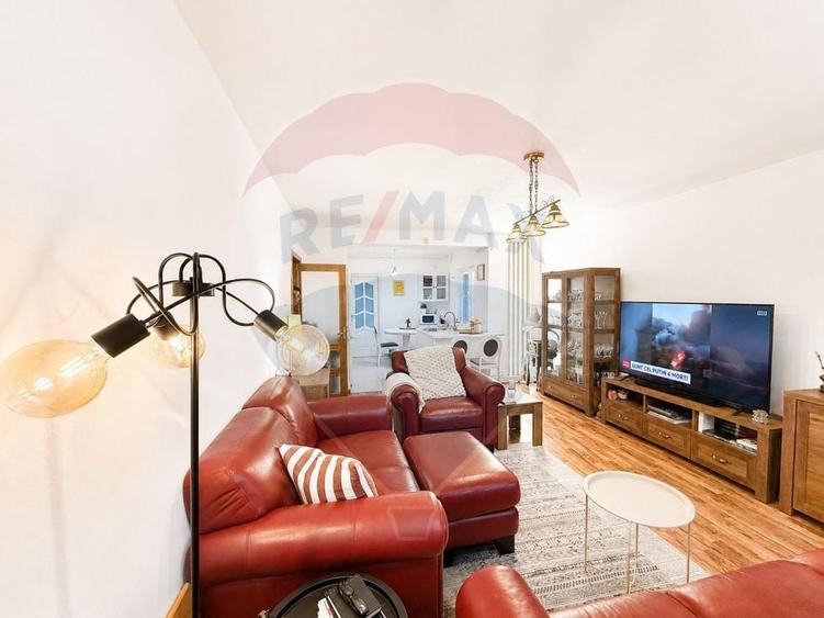 Duplex cu 5 camere cu Teren 1634 Mp în Viile Noi