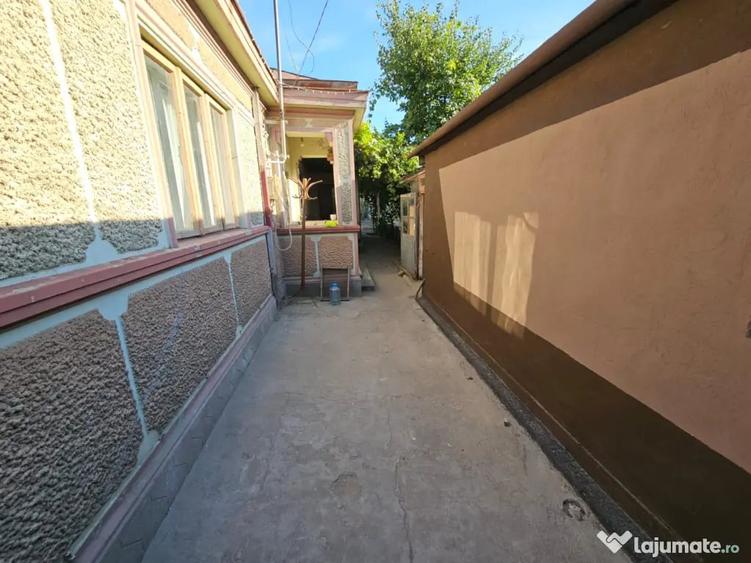 Casă cu 4 camere în Plantelor
