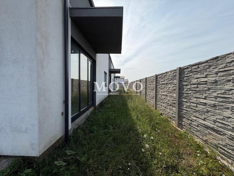Casă cu 3 camere cu Canalizare în Sânandrei