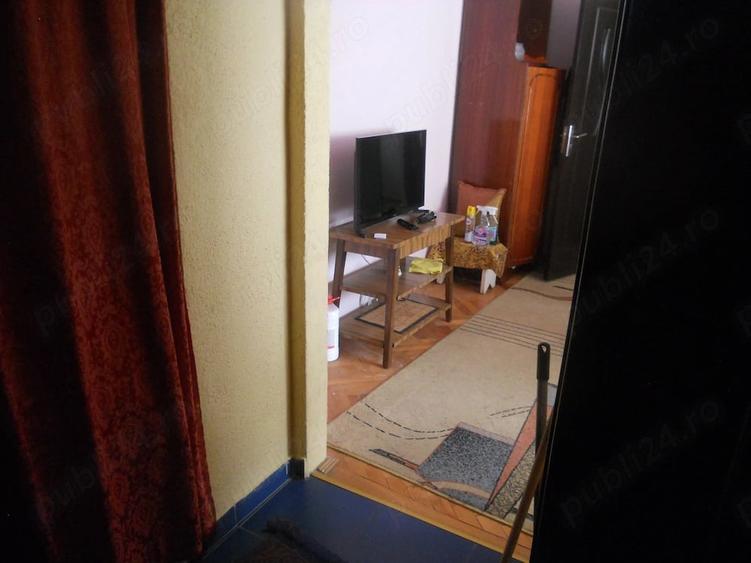 Apartament cu 3 camere semidecomandat în Precista