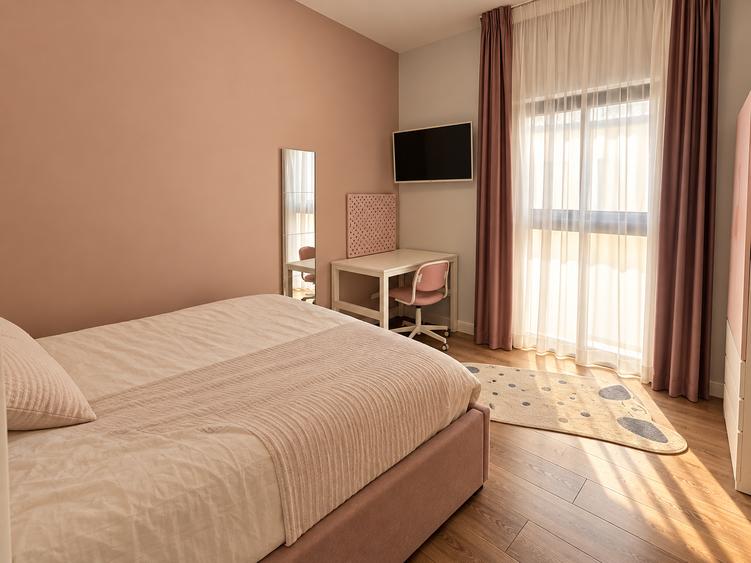 Casă individuală cu 4 camere cu Canalizare în Tunari