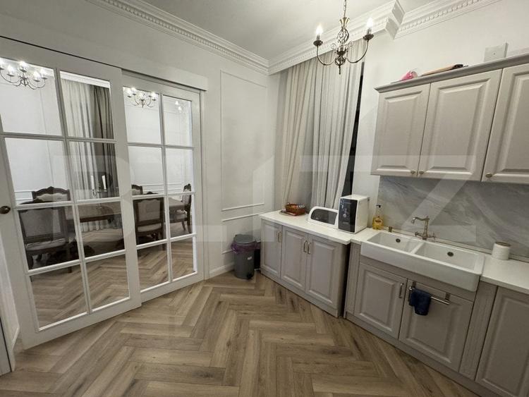 Casă cu 10 camere cu Teren 1143 Mp în Malu Mare