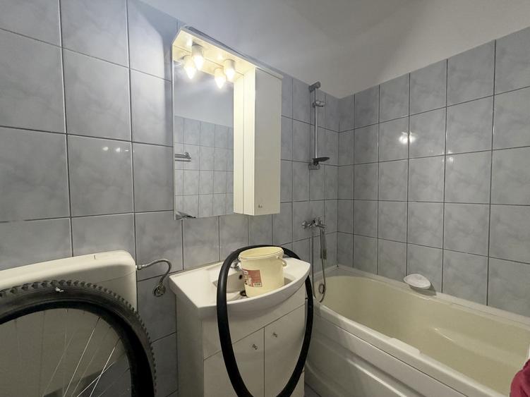 Garsonieră semidecomandată în Lipovei
