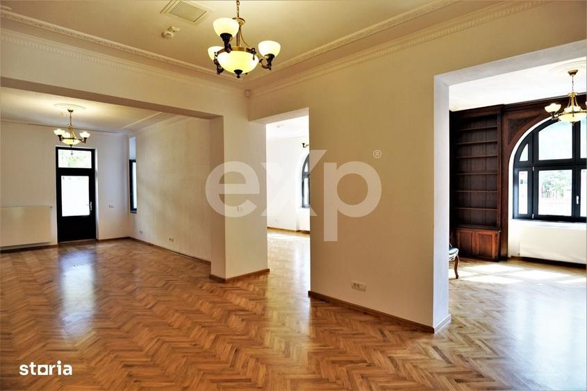 Casă cu 4 camere în Romană