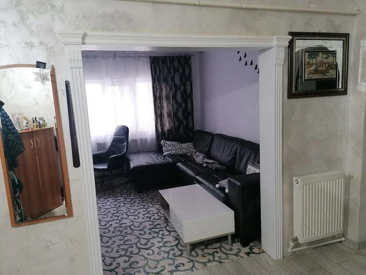 Apartament cu 4 camere decomandat în Dacia