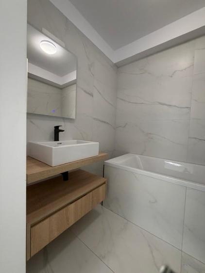 Apartament cu 2 camere decomandat, mobilat în Republicii