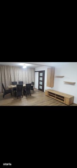Casă cu 5 camere cu Teren 300 Mp în Roșu