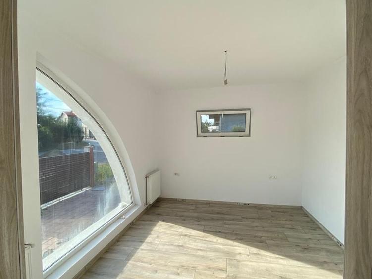 Casă cu 4 camere cu Teren 1000 Mp în Șag