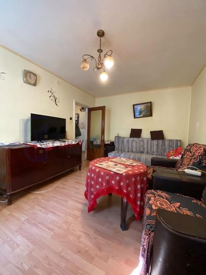 Apartament cu 2 camere decomandat, mobilat în Sălăjan