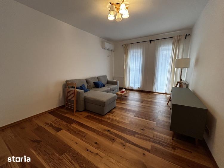 Apartament cu 3 camere în Apărătorii Patriei