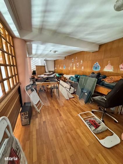 Casă cu 5 camere cu Teren 400 Mp în Central