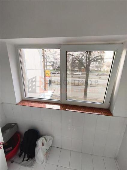 Apartament cu 3 camere decomandat, mobilat în Unirii Nord