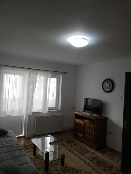 Apartament cu 2 camere semidecomandat în Lipovei