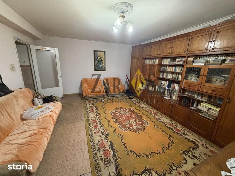 Apartament cu 3 camere decomandat în Cantacuzino
