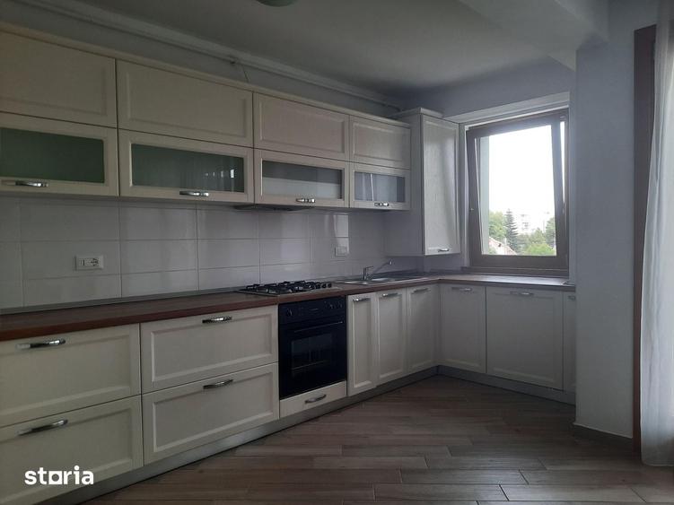 Apartament cu 3 camere decomandat în Calea Dumbrăvii