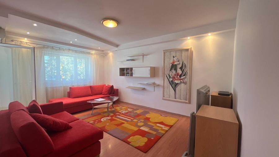 Apartament cu 3 camere decomandat, mobilat în Băneasa