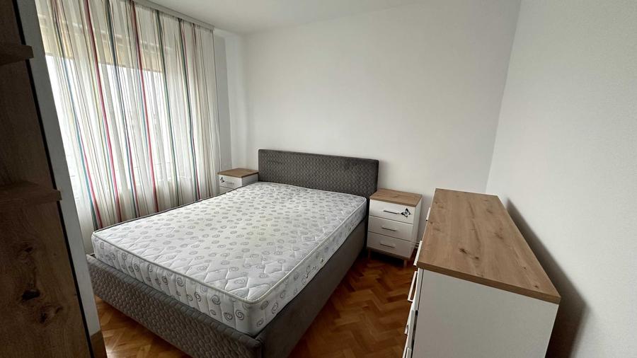 Apartament cu 2 camere decomandat în Pandurilor