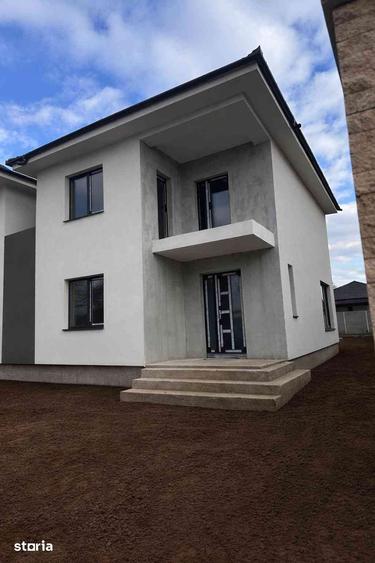 Casă cu 4 camere cu Teren 400 Mp în Oncea