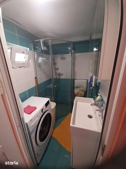 Casă cu 4 camere cu Teren 30 Mp în Grivița