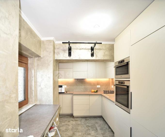 Apartament cu 3 camere în Piața Unirii