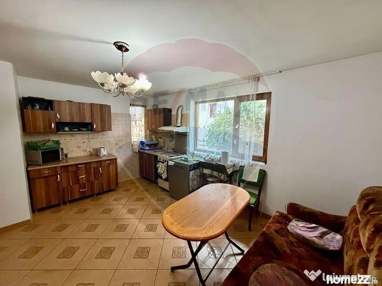 Casă cu 4 camere cu Teren 873 Mp în Vânători