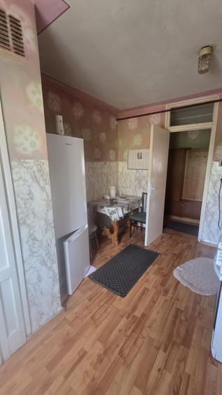 Apartament cu 3 camere decomandat în Exterior Vest