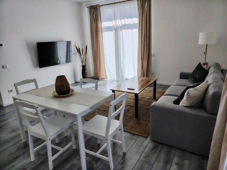 Apartament cu 2 camere decomandat în Torontalului