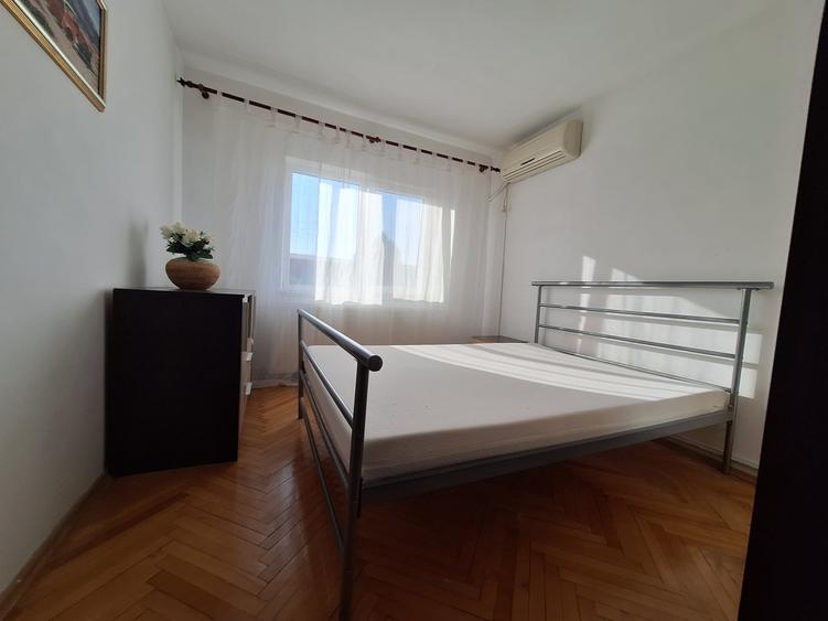 Apartament cu 3 camere decomandat, mobilat în Lipovei