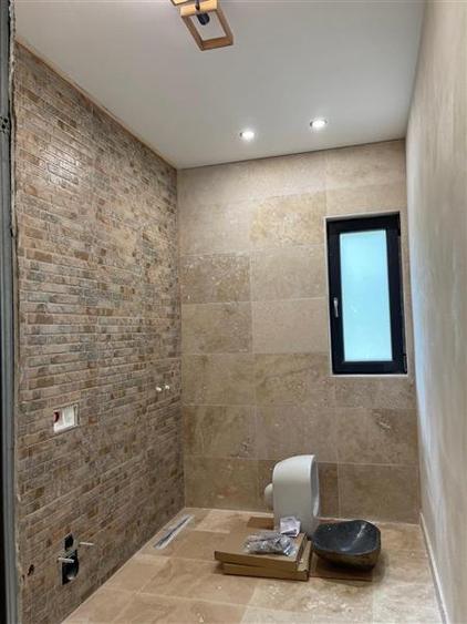 Casă individuală cu 4 camere cu Teren 8000 Mp în Câmpuri