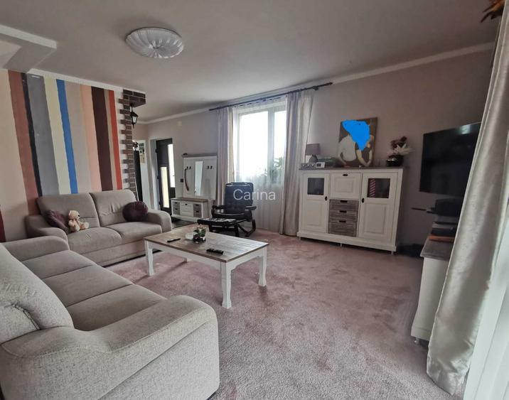 Casa de vanzare tip duplex