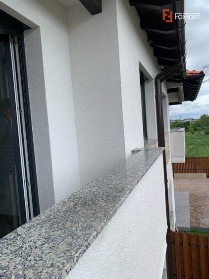 Duplex cu 5 camere cu Canalizare în Dumbrăvița
