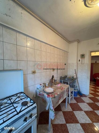 3 CAMERE DECOMANDAT | ALEXANDRU OBREGIA | BLOC ANVELOPAT - 4