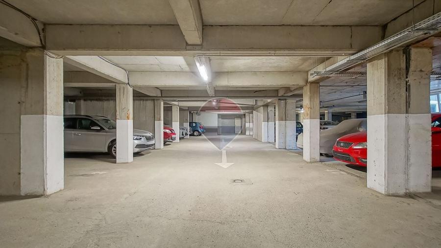 Apartament cu 3 camere decomandat, mobilat în Tractorul