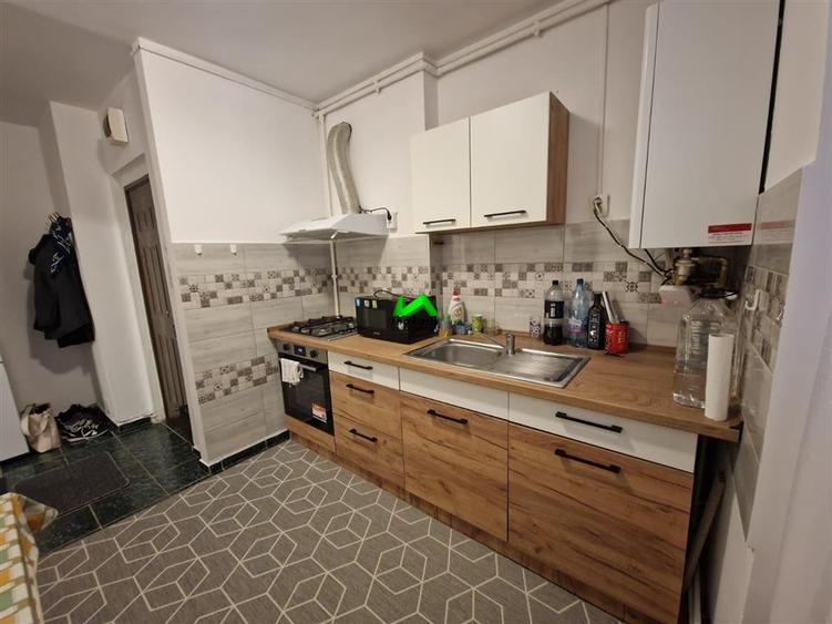 Apartament cu 2 camere semidecomandat, mobilat în Terezian