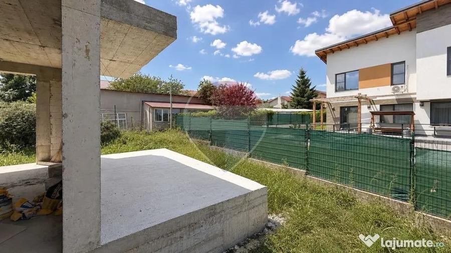 Casă cu 5 camere cu Teren 420 Mp în Corbeanca