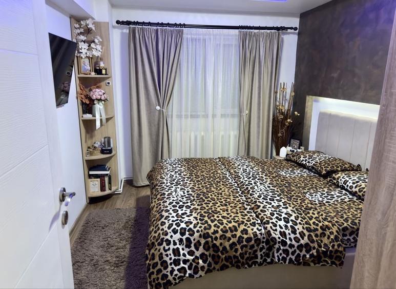 Apartament cu 3 camere decomandat în Tolstoi
