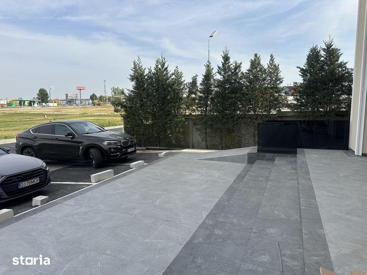 Spațiu comercial, de 500 mp, în Nord