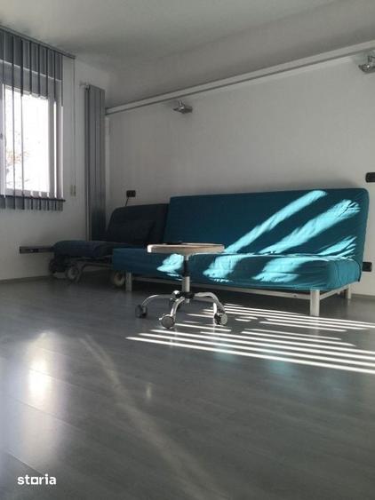 Apartament cu 3 camere semidecomandat în Gara de Nord