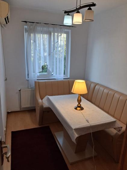 Apartament cu 3 camere semidecomandat în Alexandru cel Bun