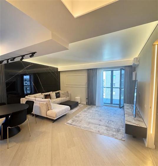 Apartament cu 3 camere decomandat în Pipera