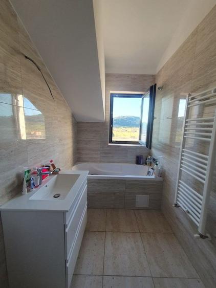 Apartament cu 2 camere decomandat, mobilat în Sânpetru — fotografia 2