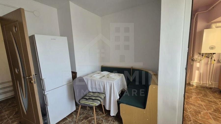 Apartament cu 3 camere decomandat în Calea București