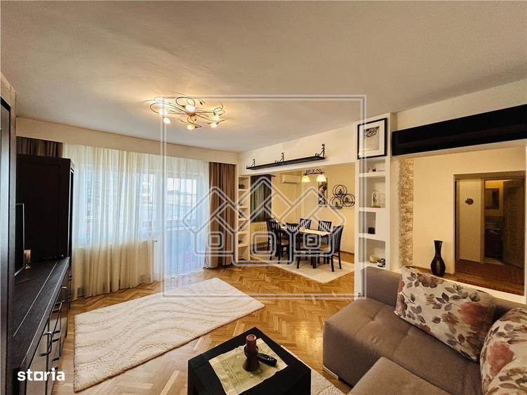Apartament cu 3 camere în Calea Dumbrăvii