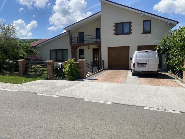 Casă cu 4 camere în Gârceiu