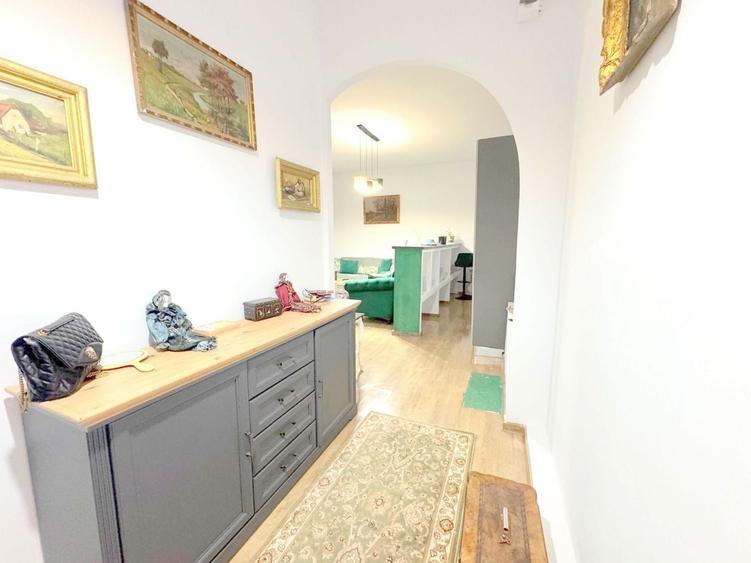 Apartament cu 2 camere decomandat, mobilat în Ultracentral