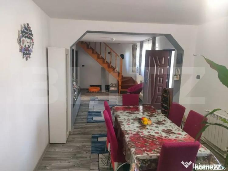 Casă cu 4 camere cu Teren 388 Mp în Siret
