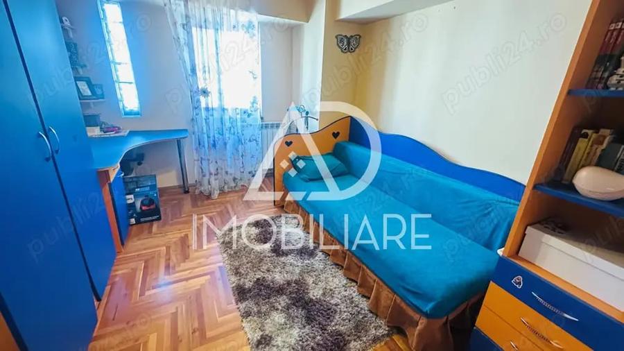Apartament cu 3 camere decomandat în 9 Mai